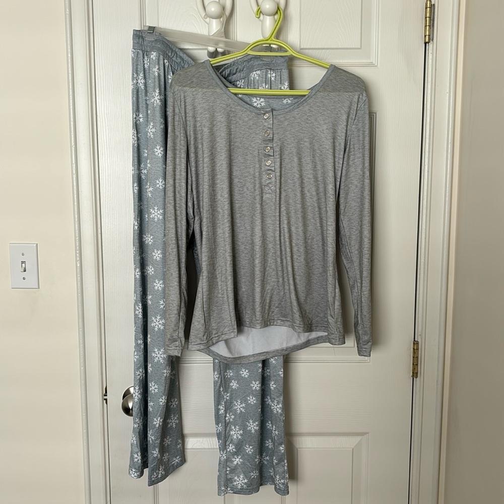 Echo New York Pajama 2 Piece Set